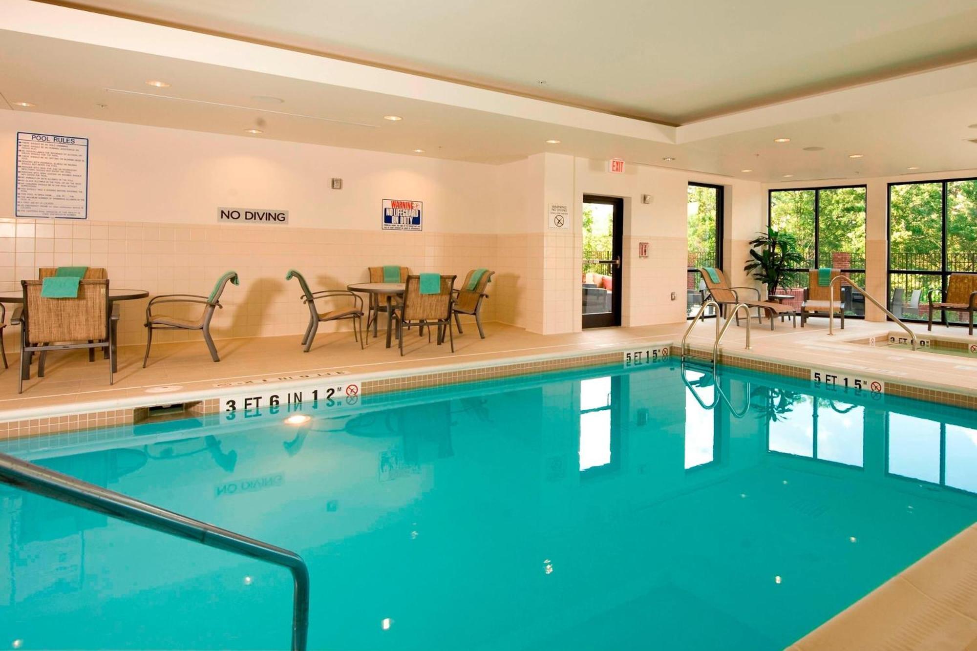 Courtyard By Marriott Atlanta Buford Mall Of Georgia Eksteriør billede