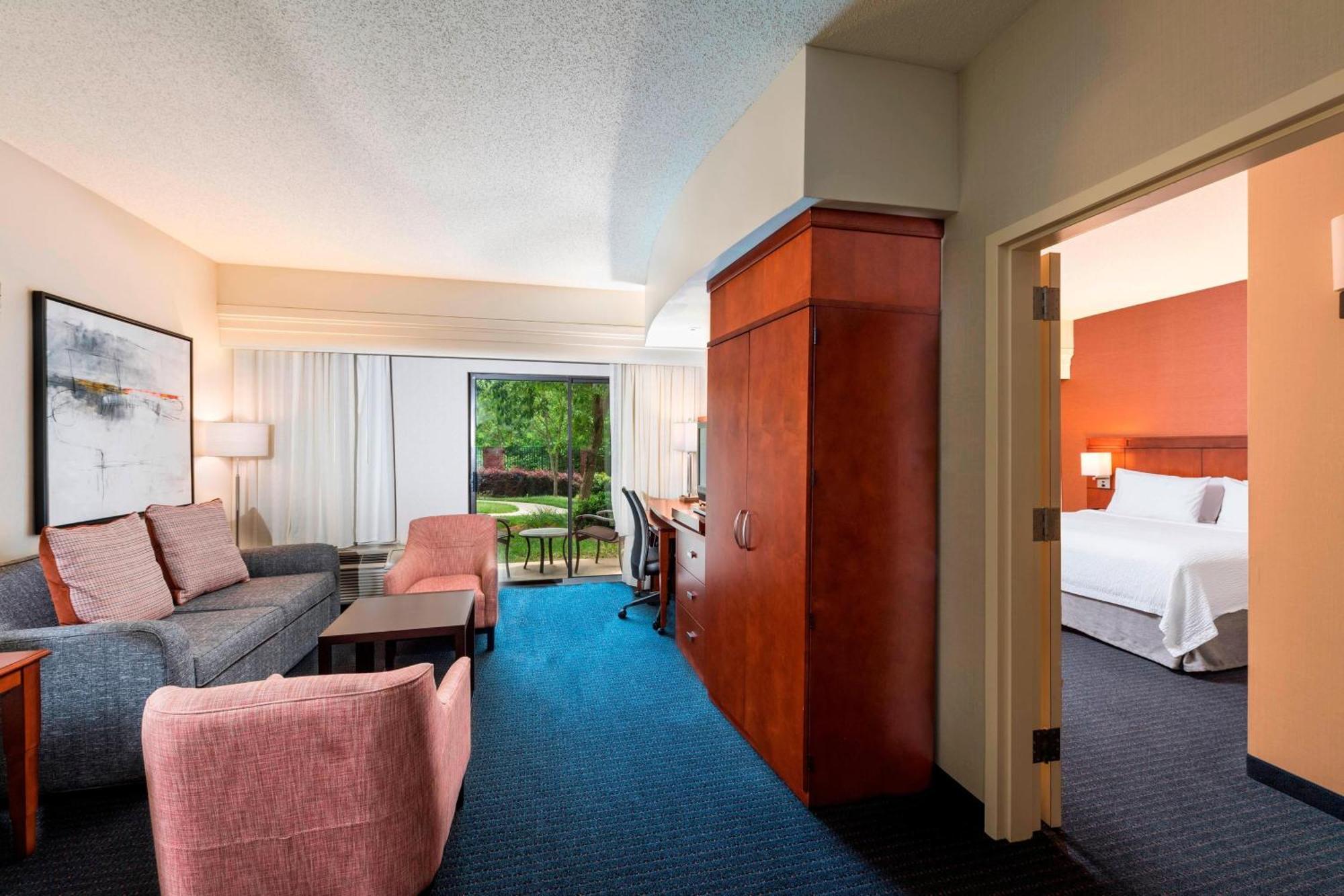 Courtyard By Marriott Atlanta Buford Mall Of Georgia Eksteriør billede