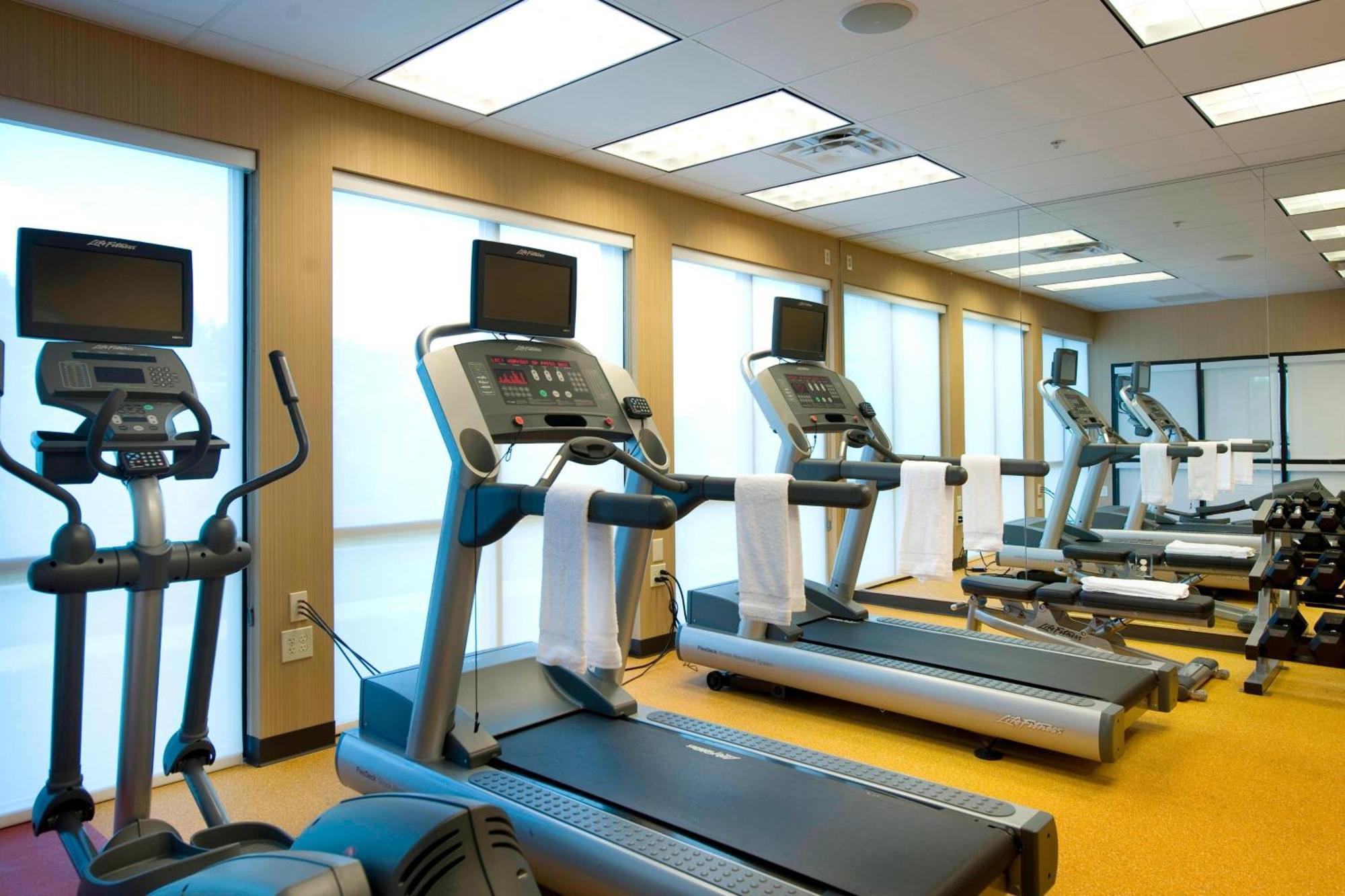 Courtyard By Marriott Atlanta Buford Mall Of Georgia Eksteriør billede