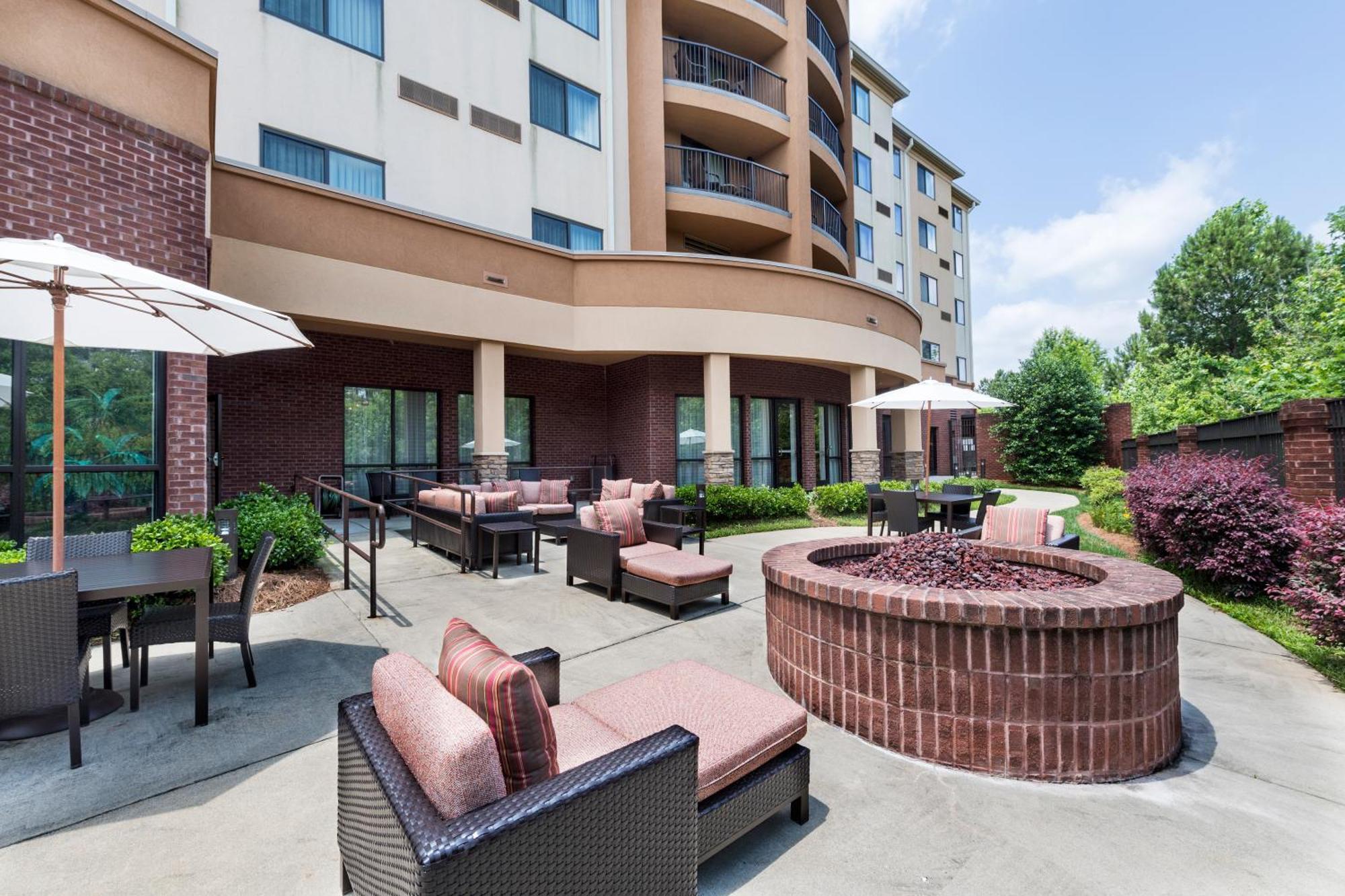 Courtyard By Marriott Atlanta Buford Mall Of Georgia Eksteriør billede